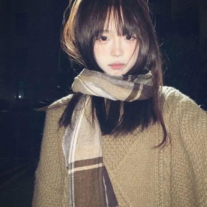 隔楼女孩：我们之间的层距